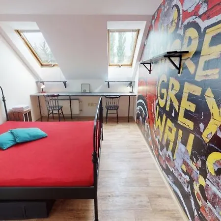 Student's Nest